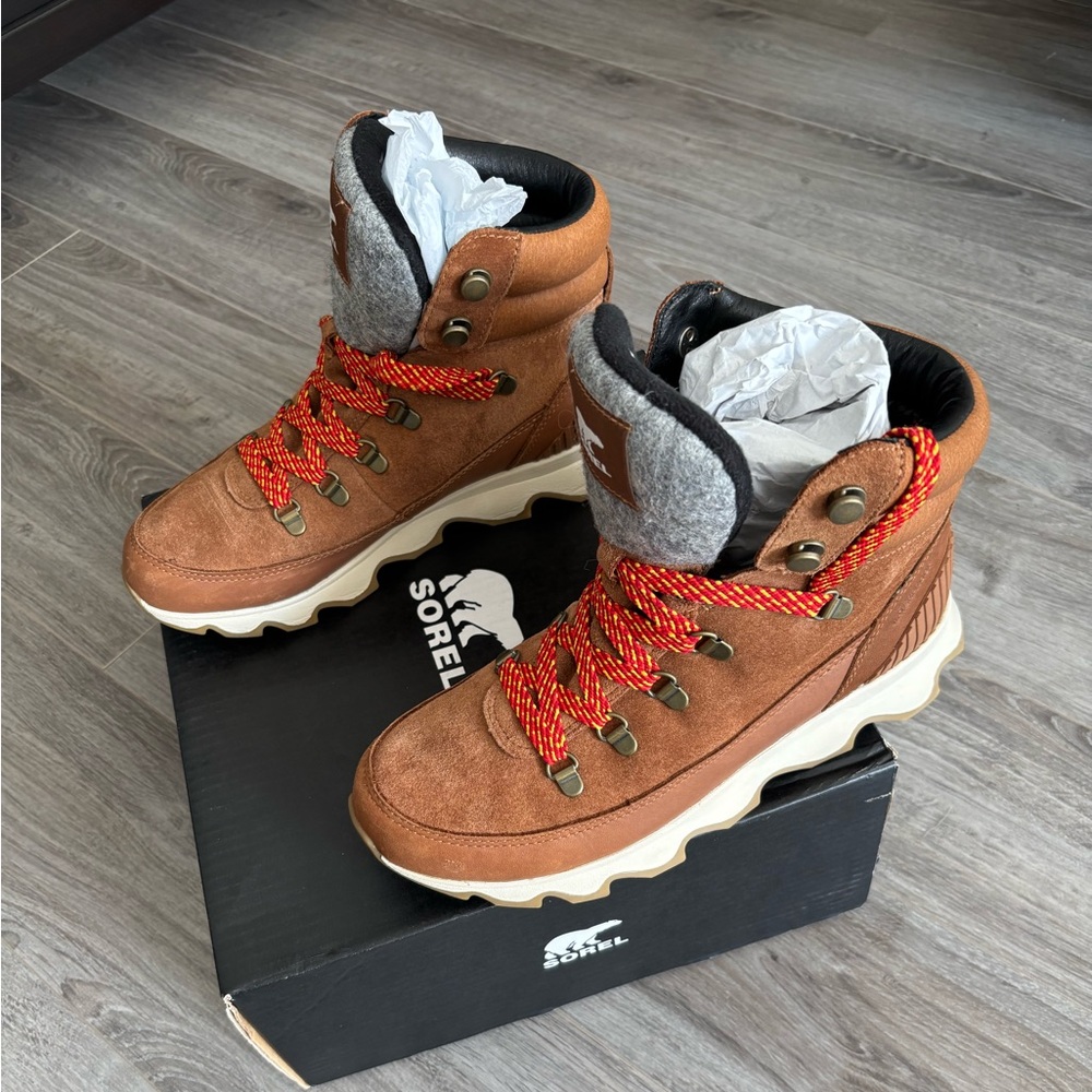Sorel KINETIC™ CONQUEST WINTER BOOT in Velvet Tan